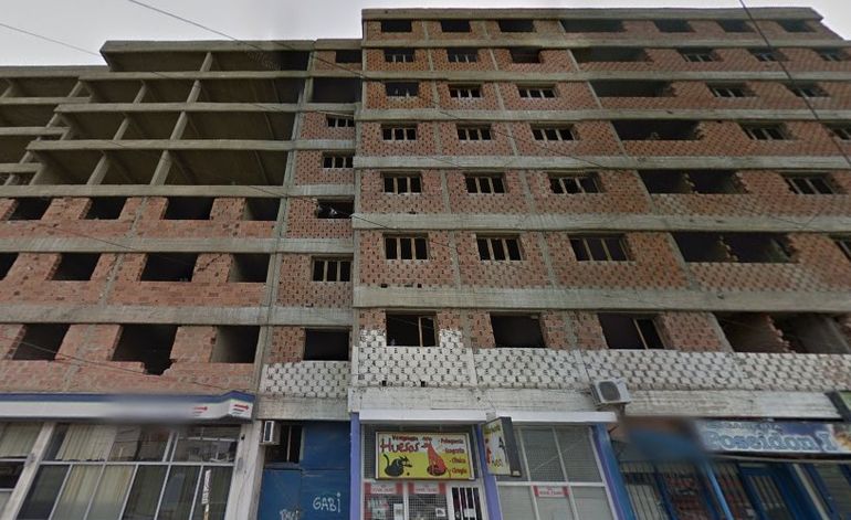 Comodoro Rivadavia: el edificio inconcluso de la avenida Tehuelches. Comodoro Rivadavia: el edificio inconcluso de la avenida Tehuelches.
