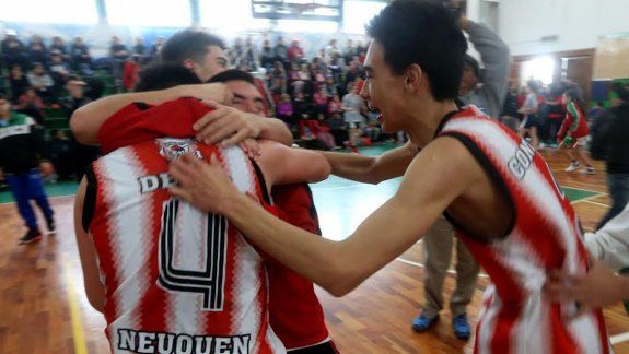 Independiente le ganó la final a Formosa 15-10 en el club Kimberley.
