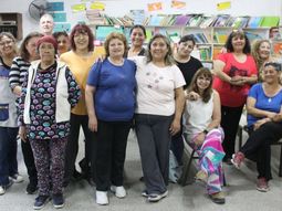 El taller de costura de la escuela de formación de adultos une historias, sueños y proyecto. El taller de costura de la escuela de formación de adultos une historias, sueños y proyecto.