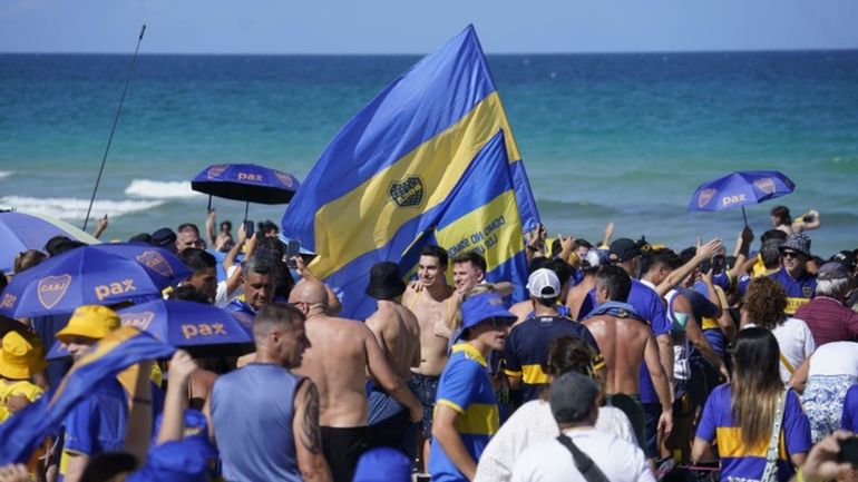 El banderazo de los hinchas de Boca El banderazo de los hinchas de Boca