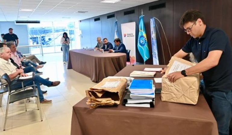 Chubut: apertura de sobres de la licitación para la obra de la doble vía Trelew-Puerto Madryn. Chubut: apertura de sobres de la licitación para la obra de la doble vía Trelew-Puerto Madryn.