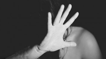 encontro a su novia teniendo sexo con un amigo y lo mato de 10 punaladas