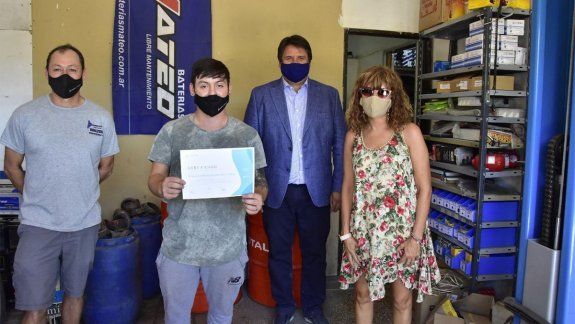 Los programas de la Muni permitieron conseguir trabajo a 100 jóvenes
