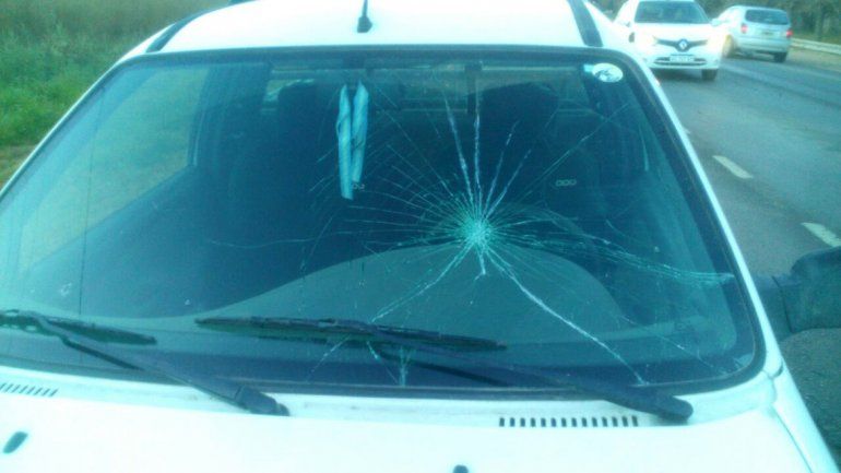 Un automovilista atropelló a un policía que dirigía el tránsito sobre la Ruta 151