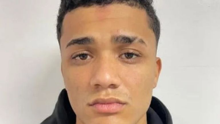 Alberto Carlos Mejía Hernández se fugó en Chile y es buscado en Santa Cruz.