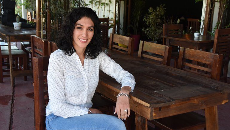 Salomé Urra, una de las encargadas del vivero-restó de Centenario.