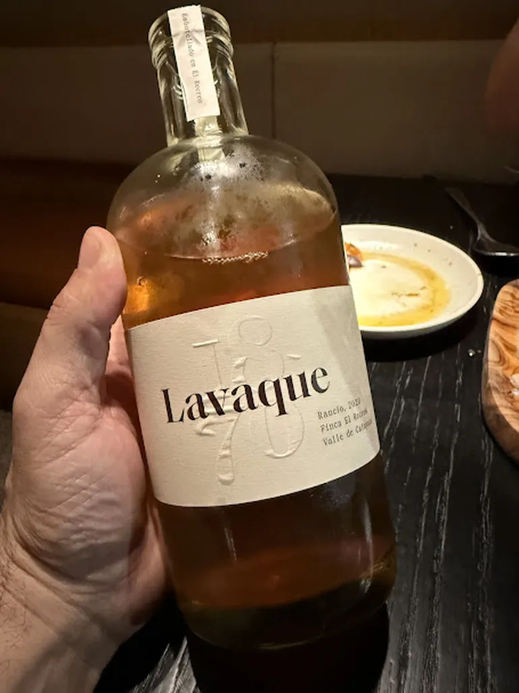 El primer trago de un rancio que amerite te cambia la vida. El primer trago de un rancio que amerite te cambia la vida.