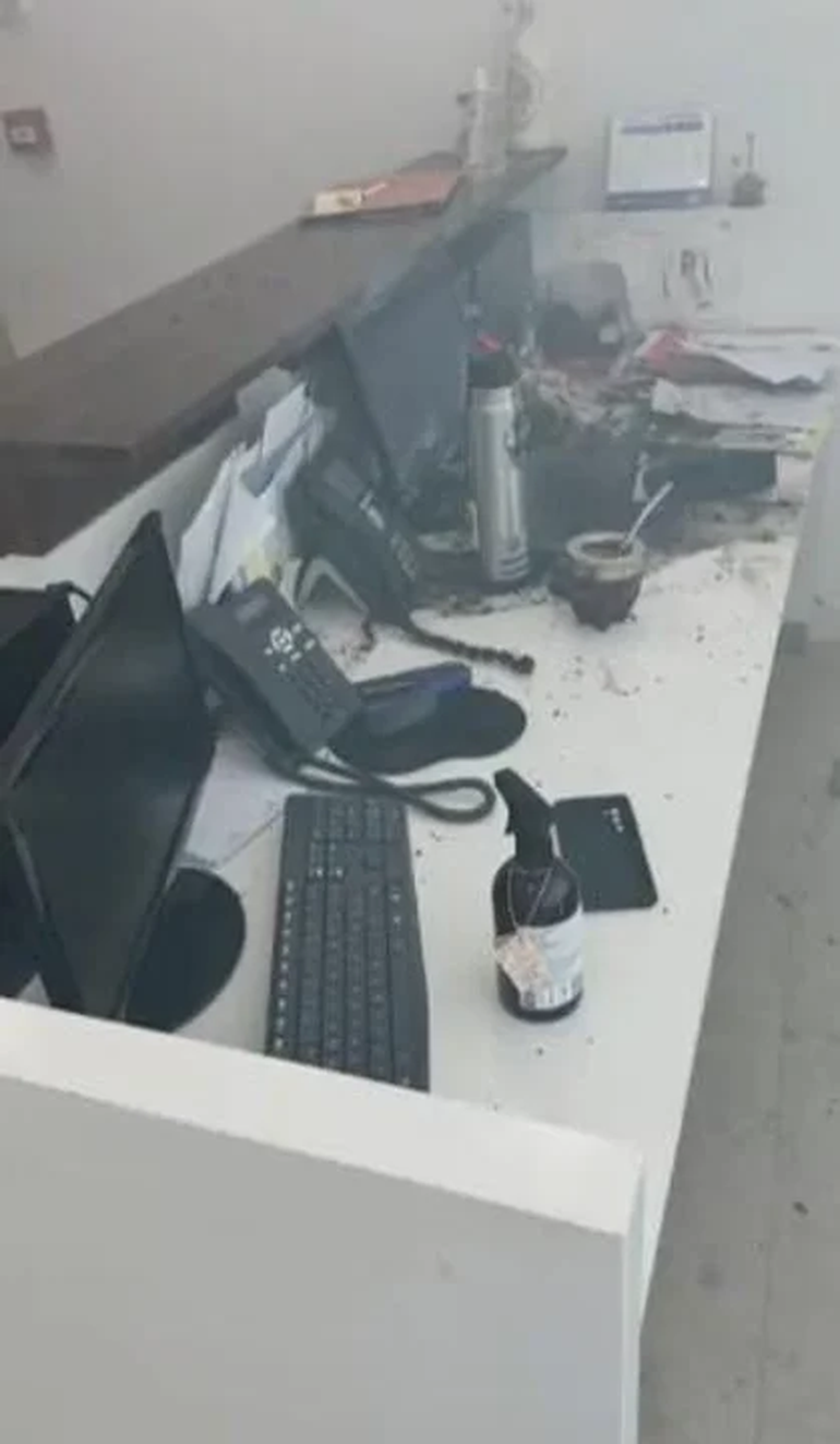 Así quedó la Sociedad Rural Argentina tras la explosión. Así quedó la Sociedad Rural Argentina tras la explosión.