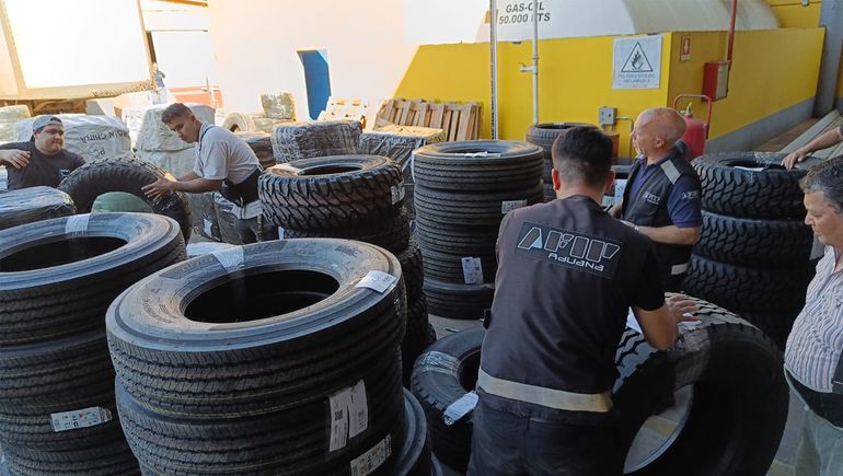 La Aduana evitó el contrabando desde cigarrillos hasta cubiertas