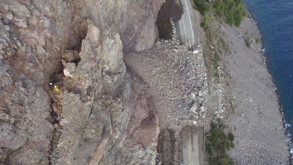 La Angostura: ya perforan la roca para liberar la ruta