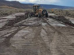 temporal en chubut: un pueblo quedo aislado por un aluvion de agua y barro temporal en chubut: un pueblo quedo aislado por un aluvion de agua y barro