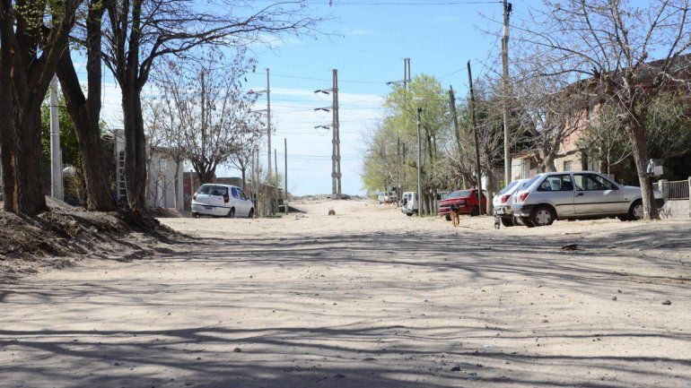 Una de las calles del barrio que el Municipio pavimentará.
