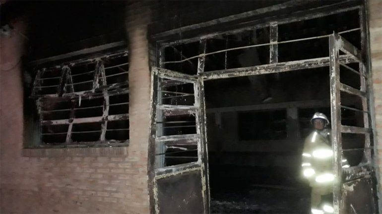 Un incendio destruyó el CPEM 16 de Picún Leufú