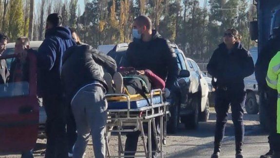 Cuatro vehículos protagonizaron un múltiple choque en la Ruta 151