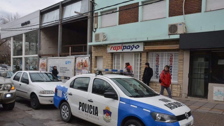 Entraron por una ventana y robaron $60 mil de la caja fuerte de las oficinas de una clínica