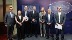 Manuel Adorni, en reunión con el Consejo de Mayo, para tratar los proyectos que se enviarán al Congreso, entre ellos la reforma laboral. | LM Neuquen Manuel Adorni, en reunión con el Consejo de Mayo, para tratar los proyectos que se enviarán al Congreso, entre ellos la reforma laboral.