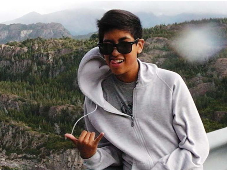 Rodrigo Colihuinca tenía 17 años cuando su cuerpo fue hallado en un descampado de Trelew, en Chubut. Estaba descuartizado. Rodrigo Colihuinca tenía 17 años cuando su cuerpo fue hallado en un descampado de Trelew, en Chubut. Estaba descuartizado.