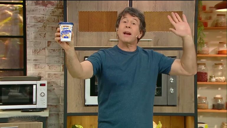 Ariel Rodríguez Palacios se hizo un retoque en la cara y no le gustó el resultado