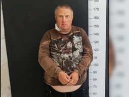 Konstantin Rudnev, el líder de la secta rusa de trata que operaba en la Patagonia, cuando fue detenido en marzo de 2025. Konstantin Rudnev, el líder de la secta rusa de trata que operaba en la Patagonia, cuando fue detenido en marzo de 2025.