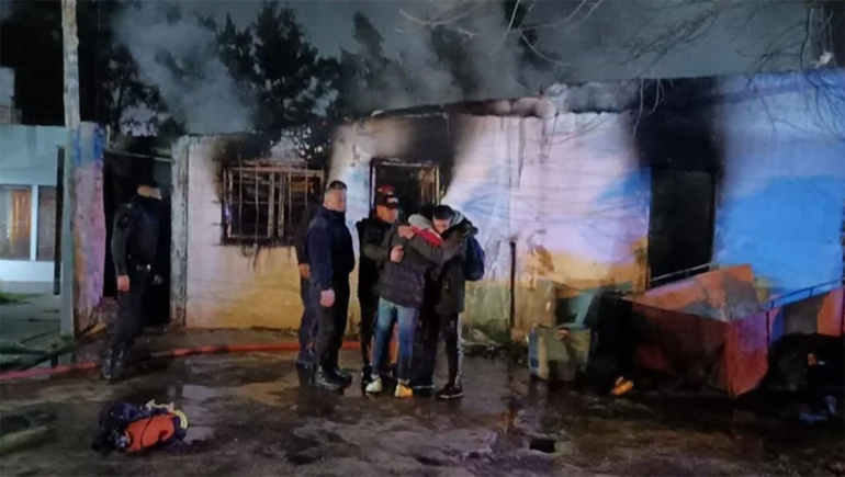 Trágico incendio en La Plata: murieron dos nenes y un joven