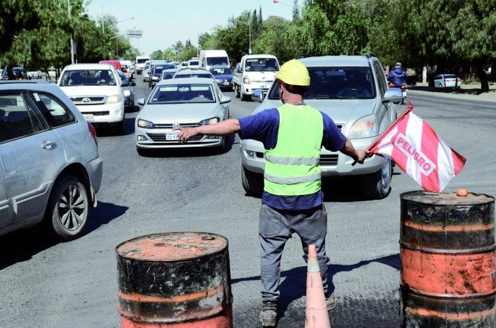 Esta vez por obras públicas, cortan la Avenida Olascoaga