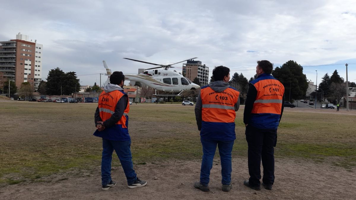 Código rojo: helicóptero sanitario aterrizó en pleno centro por una emergencia