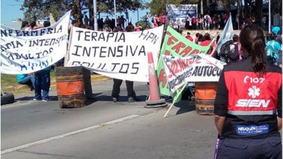 Trabajadores de salud levantaron el corte en los puentes