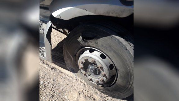 resulto herido al reventarle una rueda en la cara