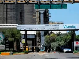 El fallo del juez Fabián Lorenzini formalizó el traspaso de acciones y abrió una nueva etapa en la histórica agroexportadora. El fallo del juez Fabián Lorenzini formalizó el traspaso de acciones y abrió una nueva etapa en la histórica agroexportadora.