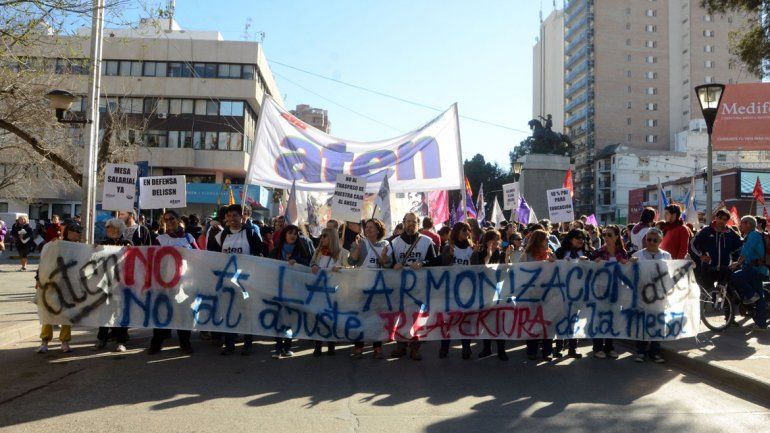 Los docentes ya rechazan el 18% de aumento nacional