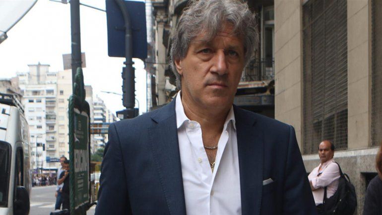 Marchi viajó a Rosario por la deuda de Newells con el plantel.