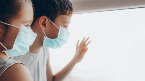 El riesgo de los niños frente al coronavirus aumenta con la edad