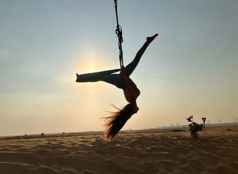 Hacen belly dance, shows con fuego y acrobacias. En Comodoro Rivadavia todavía tienen su escuela de danzas. Hacen belly dance, shows con fuego y acrobacias. En Comodoro Rivadavia todavía tienen su escuela de danzas.