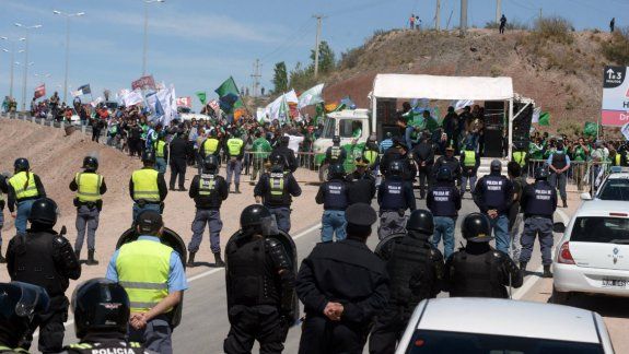 Los gremios se movilizaron por Ruta 7 por la visita del presidente