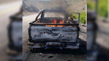 viajaban con un bebe, se les prendio fuego la camioneta y lograron escapar a tiempo