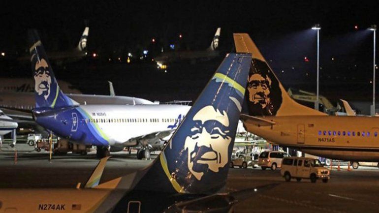 Robó un avión sin pasajeros en el aeropuerto y lo estrelló