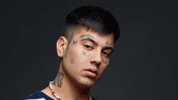 Duki salió a bancar a su novia, Emilia Mernes. Duki salió a bancar a su novia, Emilia Mernes.