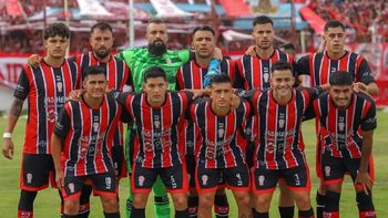 Huracán Las Heras es uno de los dos clubes involucrados en el tema. Uno de estos futbolistas no sigue.&nbsp;