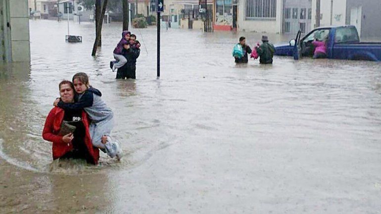 En Comodoro ya hay 5000 autoevacuados y 1500 evacuados.