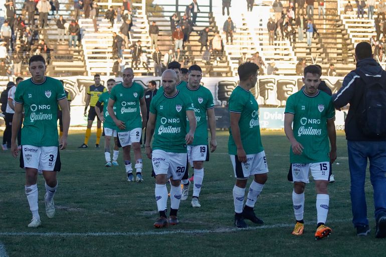 Movimientos en Cipolletti: el fútbol cambia de mando y llegará un nuevo DT