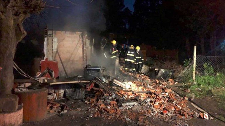 Mueren cinco niños en un fatal incendio: los padres habían salido