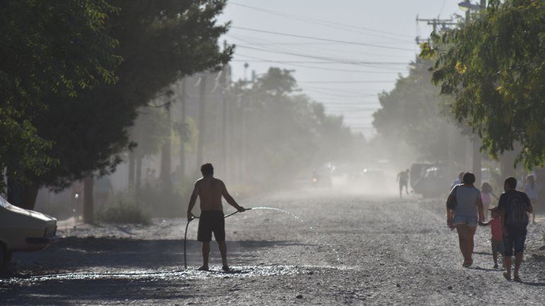 El polvo en suspensión es un panorama habitual en ese sector de la ciudad.