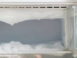 Cómo eliminar hielo acumulado en el freezer: un truco infalible y por qué es importante hacerlo