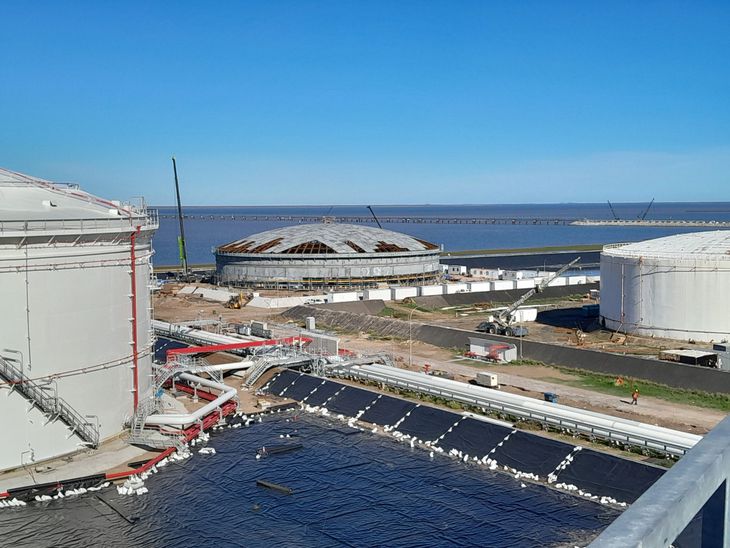 Otamérica construye dos nuevos tanques para acompañar el crecimiento de Vaca Muerta. Otamérica construye dos nuevos tanques para acompañar el crecimiento de Vaca Muerta.