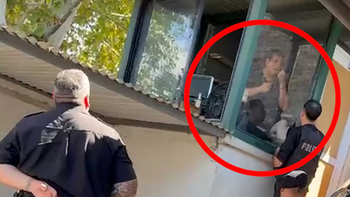 Un hombré se prendió fuego mientras reclamaba que le paguen la deuda Un hombré se prendió fuego mientras reclamaba que le paguen la deuda