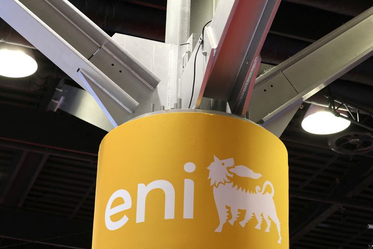 Imagen de archivo del logo de la compañía energética Eni durante una feria comercial en Vancouver, Columbia Británica, Canadá. 12 julio 2023. REUTERS/Chris Helgren Imagen de archivo del logo de la compañía energética Eni durante una feria comercial en Vancouver, Columbia Británica, Canadá. 12 julio 2023. REUTERS/Chris Helgren
