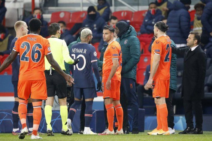 Neymar fue uno de los más ofuscados por lo ocurrido.