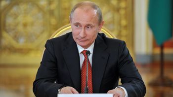 Sobre Vladimir Putin pesa una orden de arresto internacional desde 2023, por delitos vinculados a la guerra en Ucrania. Sobre Vladimir Putin pesa una orden de arresto internacional desde 2023, por delitos vinculados a la guerra en Ucrania.
