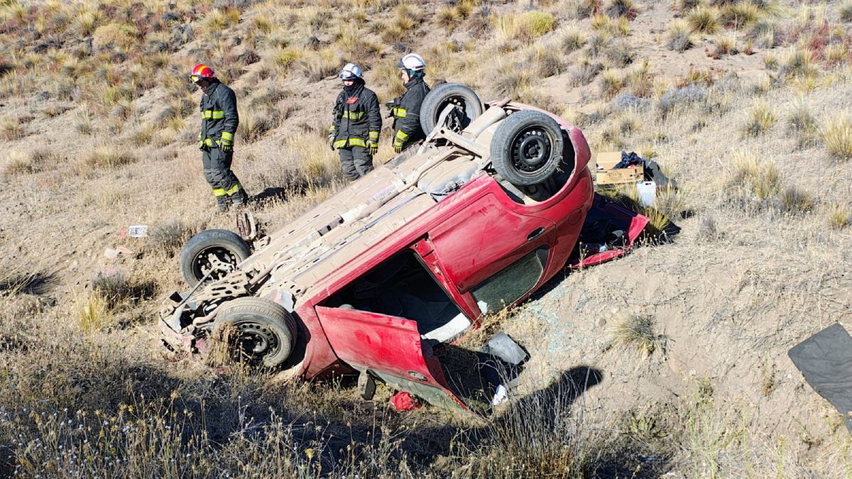 Vuelco en Ruta 40: un hombre fue trasladado al hospital tras accidente cerca de Junín de los Andes