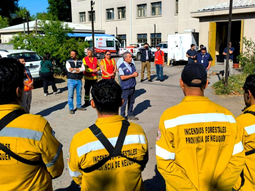 brigadistas neuquinos se suman a combatir los incendios forestales en chile brigadistas neuquinos se suman a combatir los incendios forestales en chile